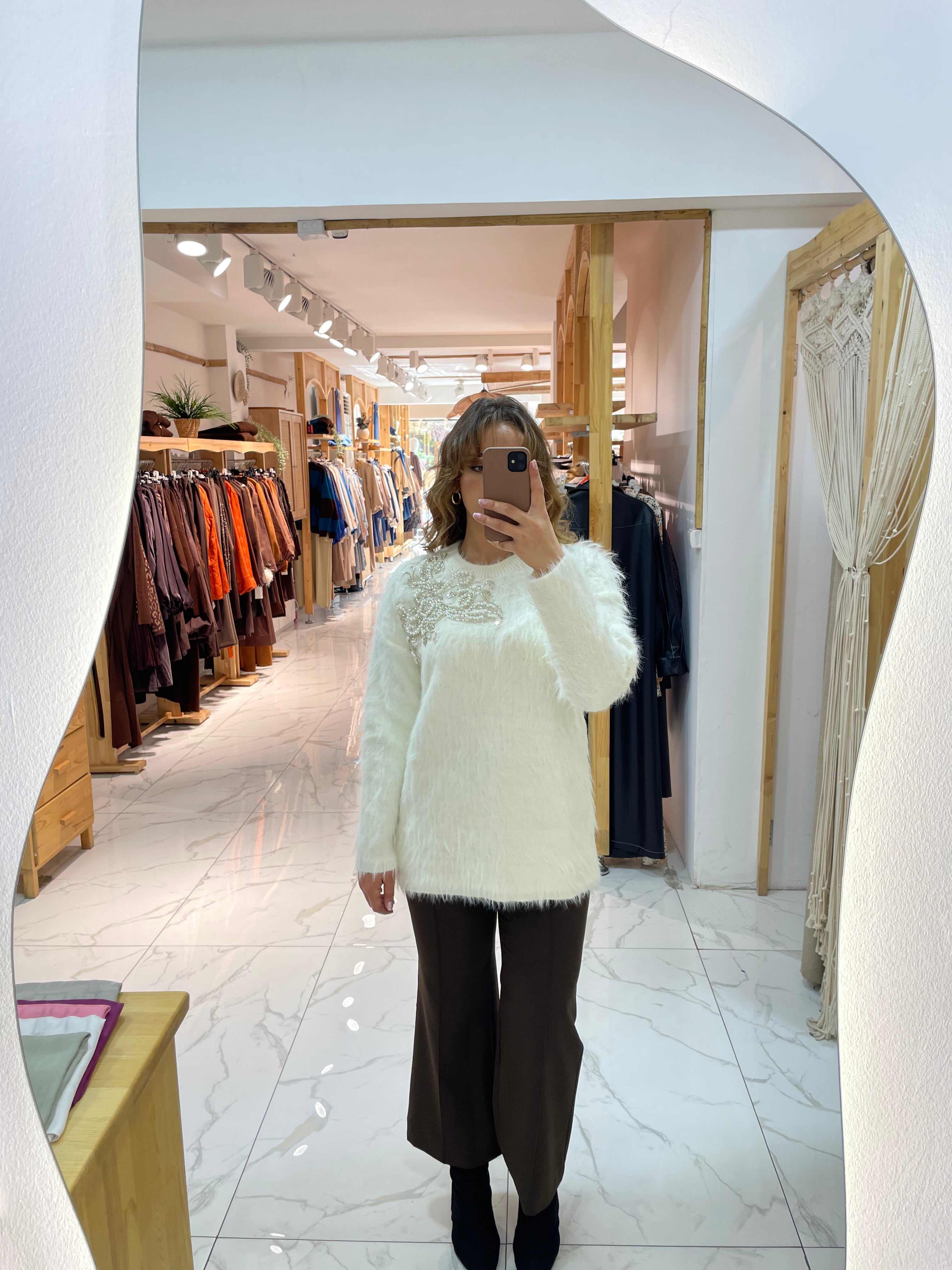 Omzu İnci Dantel İşlemeli Sakallı Kazak