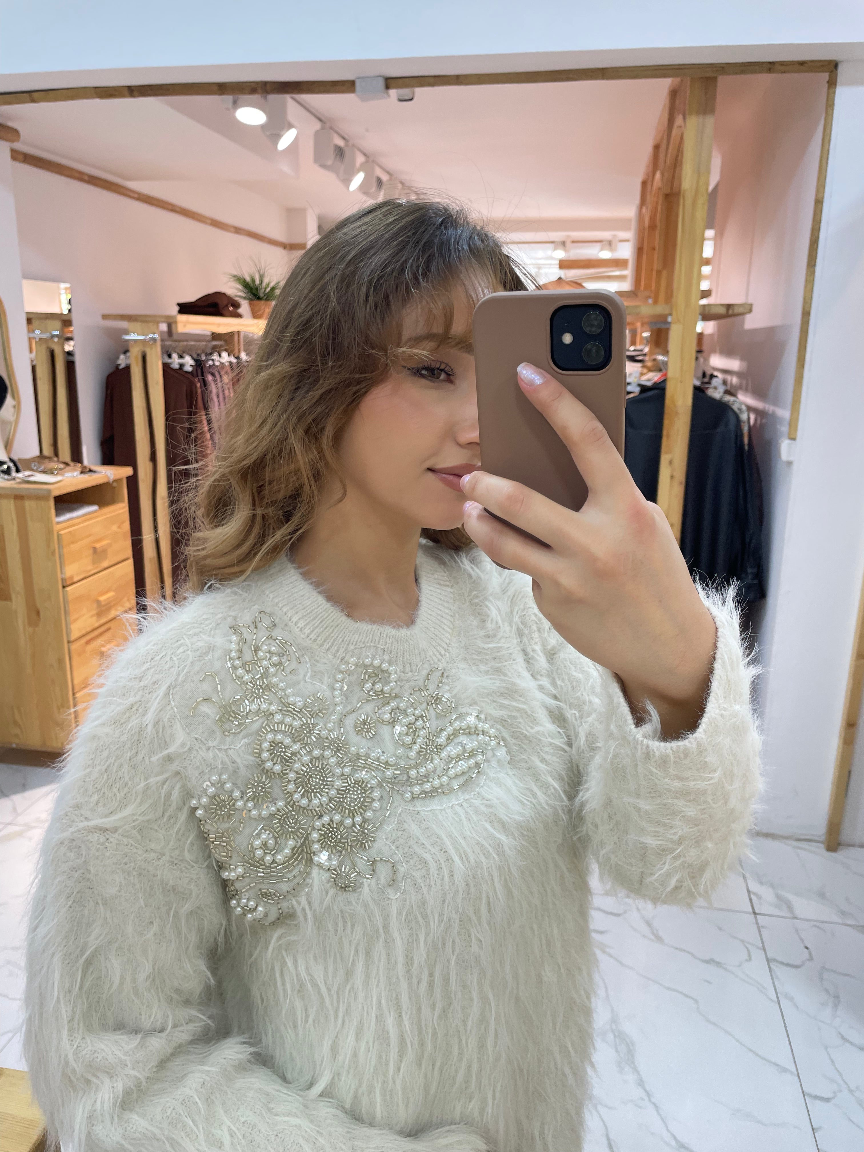 Omzu İnci Dantel İşlemeli Sakallı Kazak