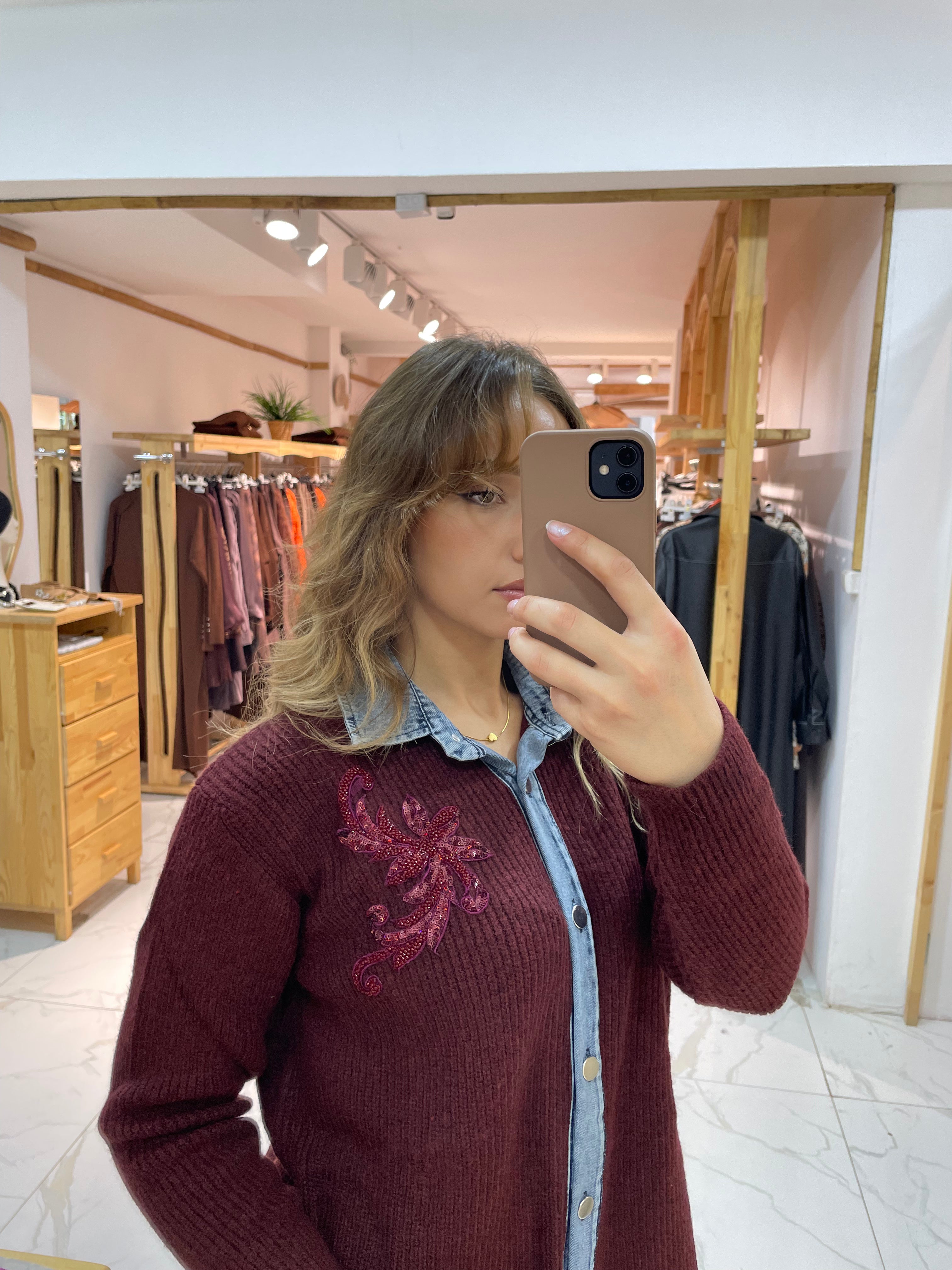 Kot Geçişli Yakası Taşlı Triko Takım