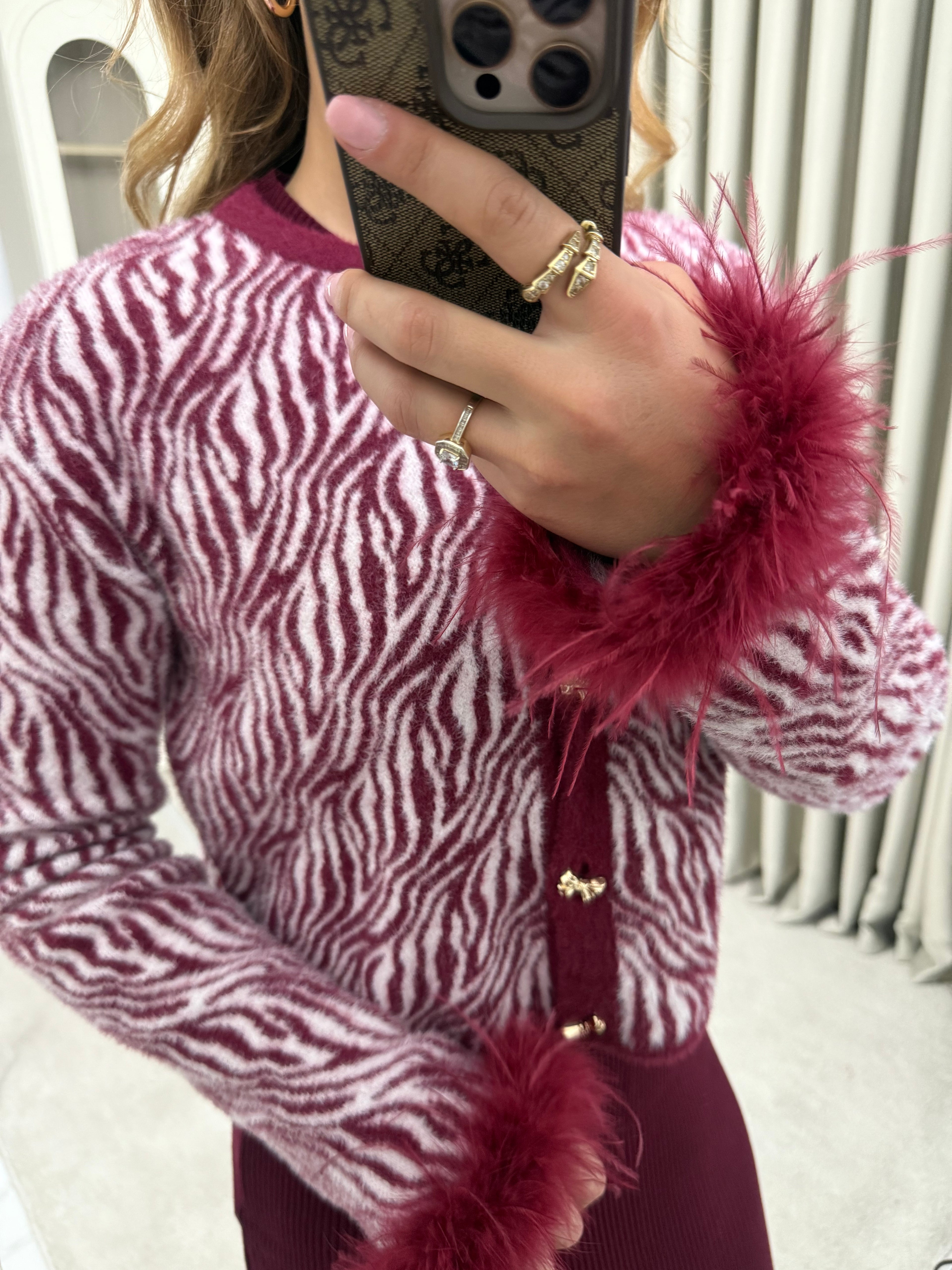 Kolu Tüylü Zebra Desenli Angora Kısa Hırka