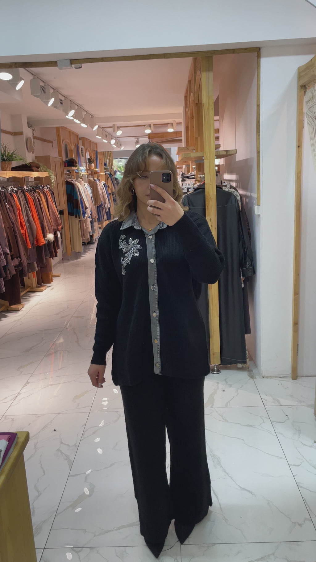 Kot Geçişli Yakası Taşlı Triko Takım